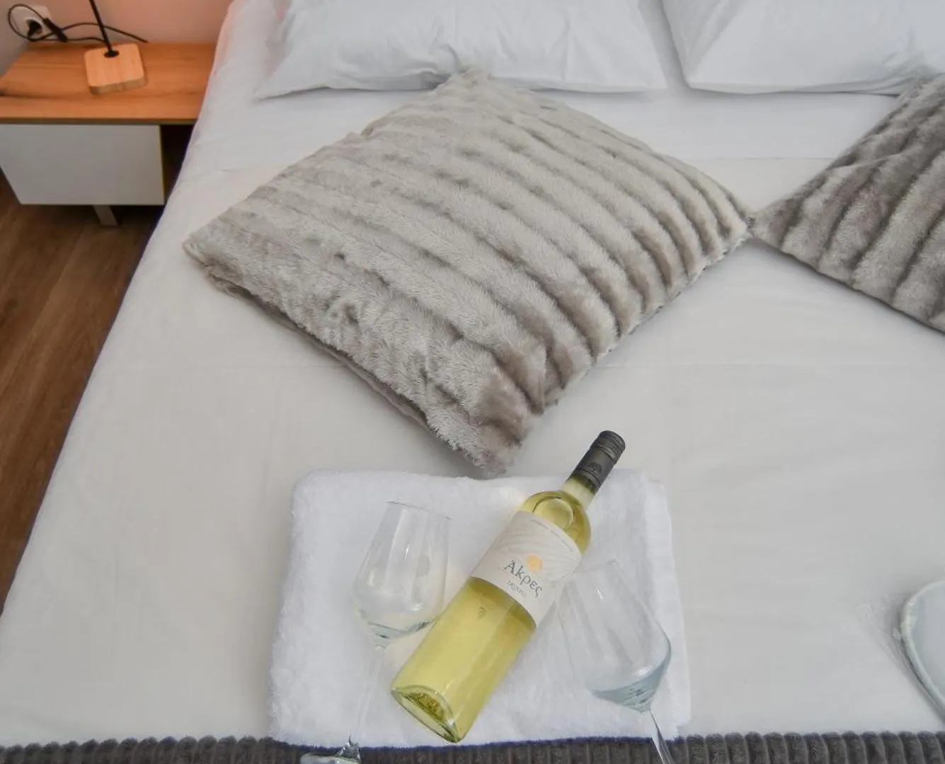 Black And White Suites 1 Szaloniki Apartman